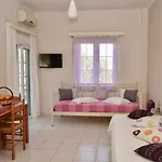 Troumpas Family & Casa de hóspedes Leonídion