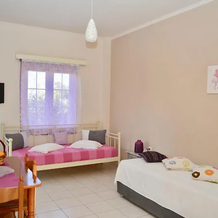 Guest house Troumpas Family &