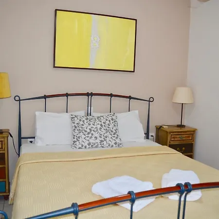 Troumpas Family & Guest house Leonidio