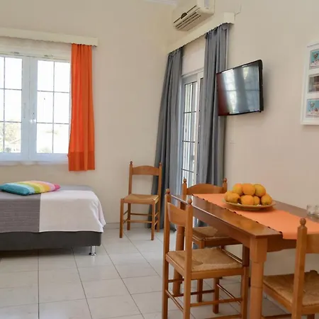 Troumpas Family & Guest house *