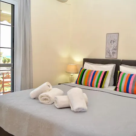 Troumpas Family & 3* Leonídion