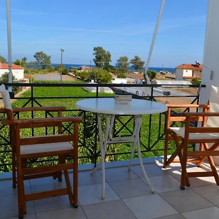 Troumpas Family & Guest house *