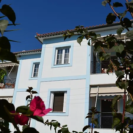 Troumpas Family & Leonídion