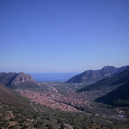 Troumpas Family & Leonídion