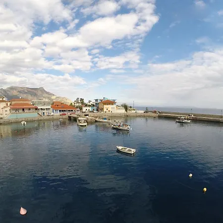 Troumpas Family & 3*