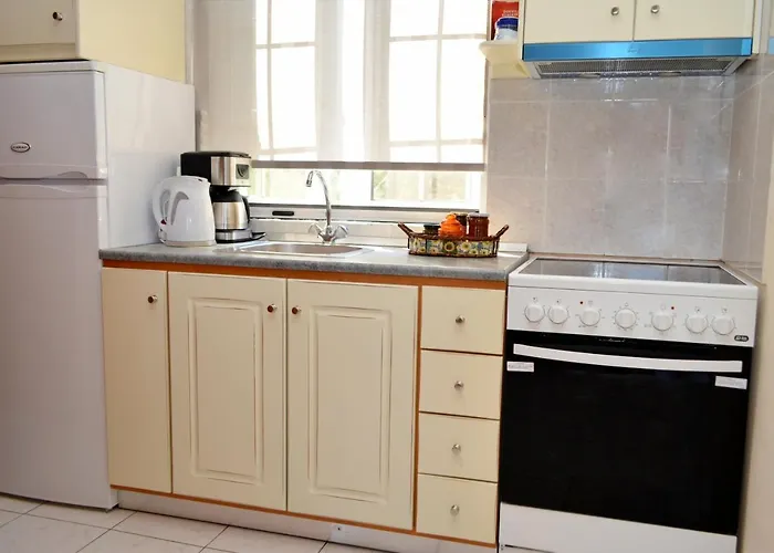 Troumpas Family & Pensionat 3*