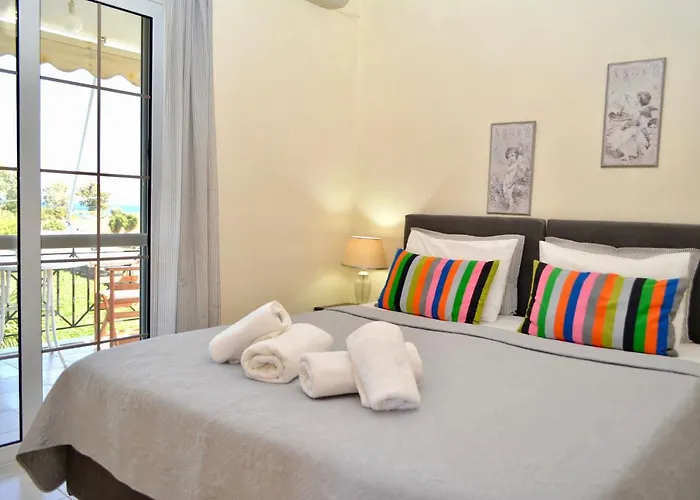 Troumpas Family & 3* 利昂尼迪翁