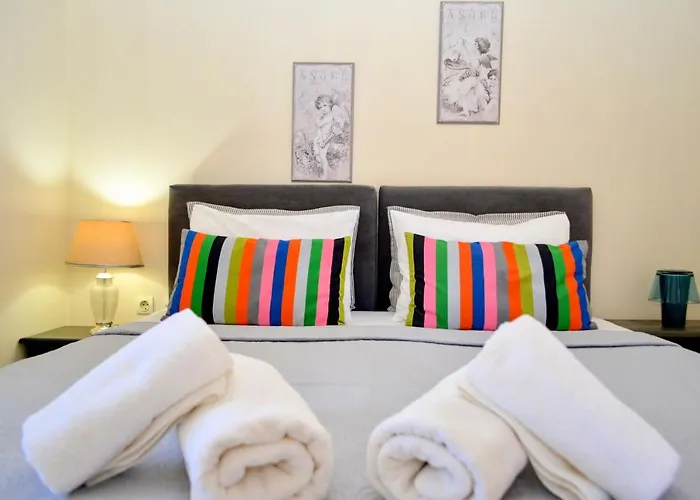 ゲストハウス Troumpas Family & 3*