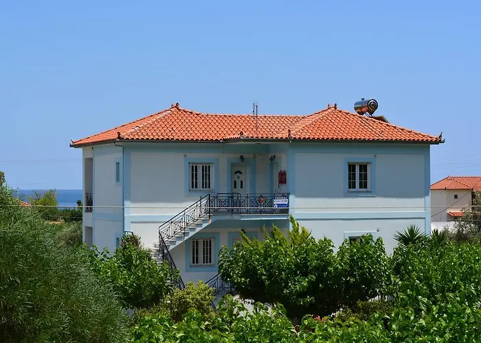 招待所 Troumpas Family &