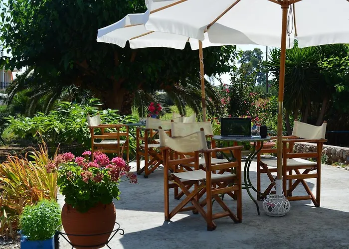 招待所 Troumpas Family &