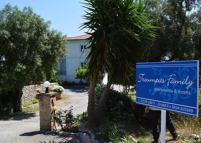 Pensionat Troumpas Family &