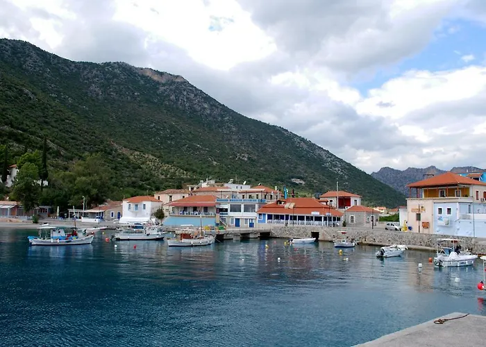 Troumpas Family & 3*