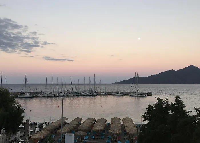 Troumpas Family & 招待所 利昂尼迪翁